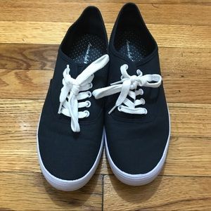 📦 Donated! American Eagle Sneakers